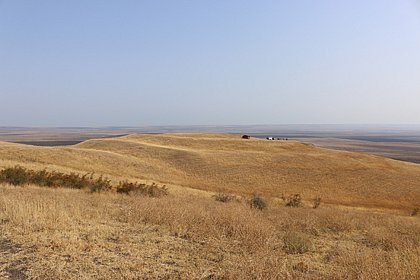 Fig. 1: Nazarlebi from the southwest, with the Shiraki Plain in the background. 