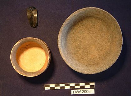 Fig. 8 Area B - Ceramic and Small-finds from the grave (see Fig. 7)