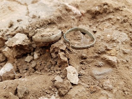 Pir Wali 2019, bronze rings in situ.